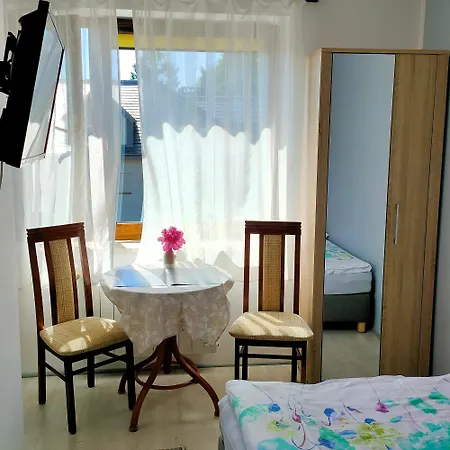 Klonowa Quarto em Acomodações Particulares Kołobrzeg